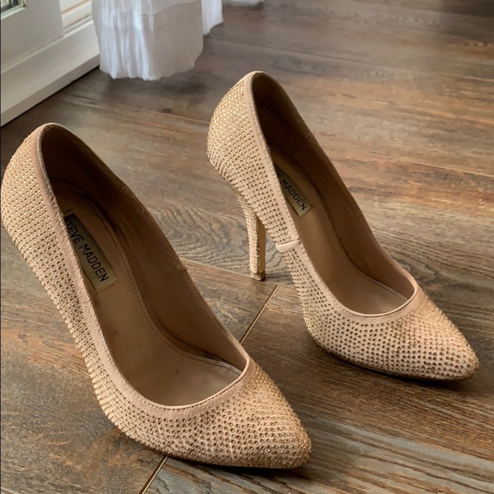 Steve Madden Nude Sequins Pumps
